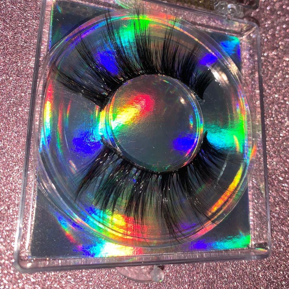 Pretty fairy flutter lashes